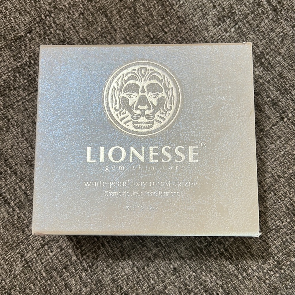 Lionesse White Pearl Day Moisturizer - Picture 2 of 4